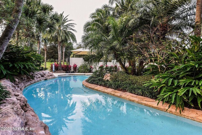 Building Photo - 156 Latham Dr