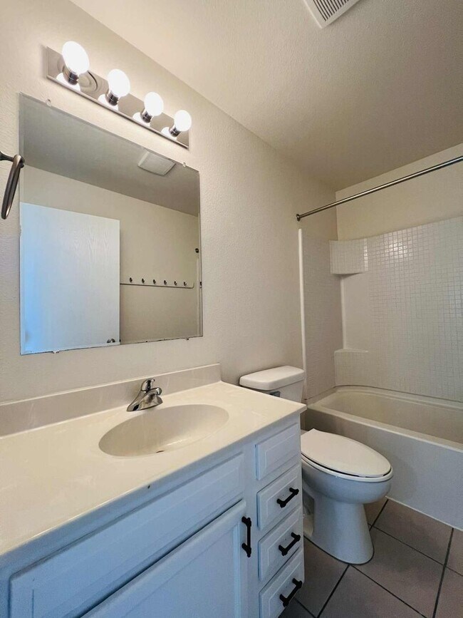 Building Photo - KHR-2708-48-S