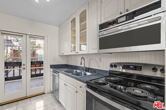 Building Photo - 4800 Maytime Ln