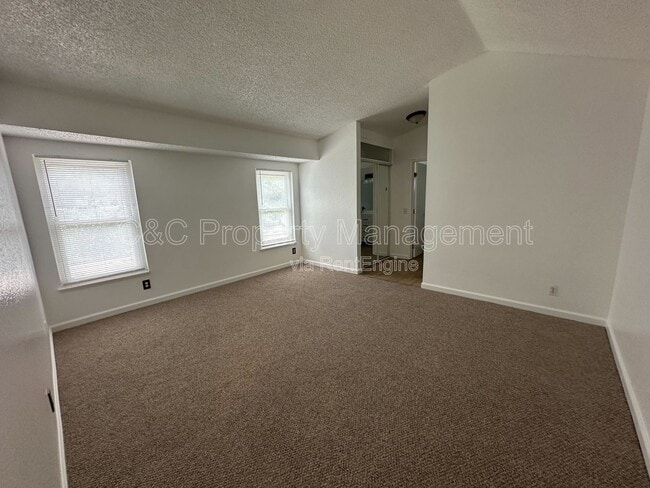 Building Photo - 2580 Cottonwood Trail