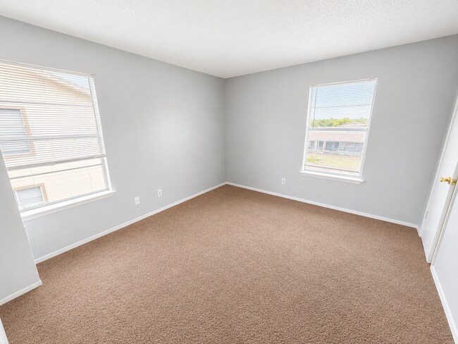 Building Photo - 1315 Quail Cir