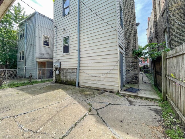 Building Photo - 3714 W Ferdinand St