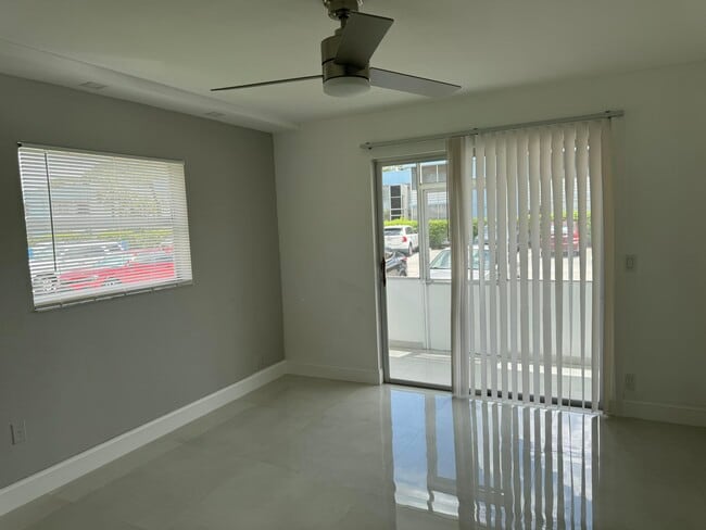 Building Photo - 440 Saxony Ln