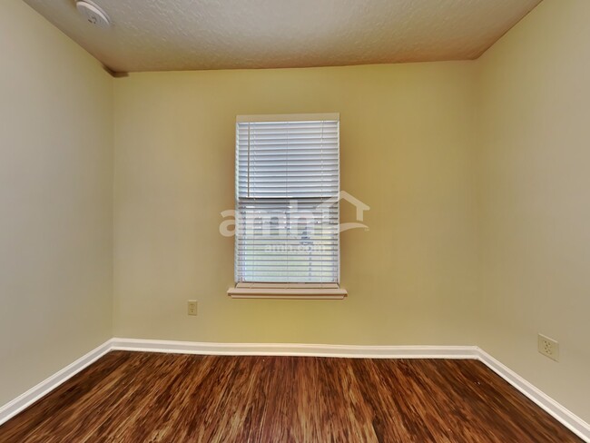 Building Photo - 308 Brier Rose Ln