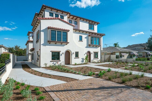 Building Photo - Brand-New Luxury Townhomes in Arcadia’s Top School District