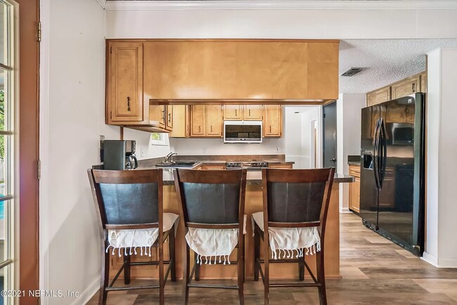 Building Photo - 4872 Lofty Pines Cir W