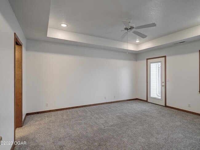 Building Photo - 3122 S Tyler Ave