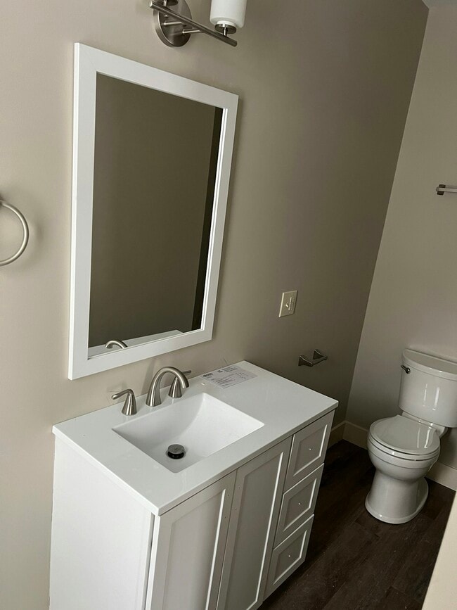 Building Photo - 405 E Porter St