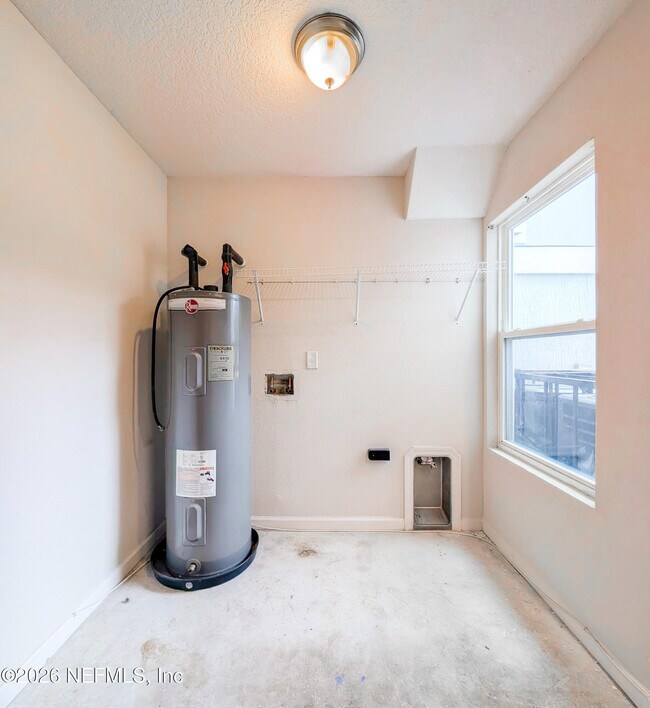 Building Photo - 8441 McGirts Village Ln