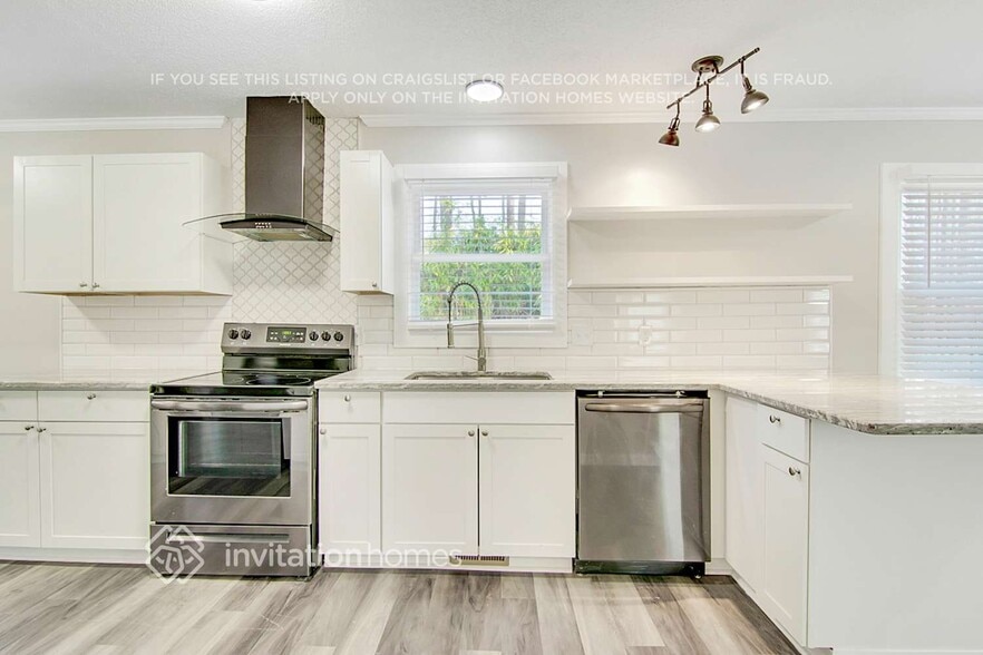 Building Photo - 3600 Barcelona Ave