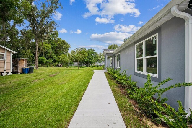 Building Photo - Charming New 3BED-2BATH Apartment in Bartow FL