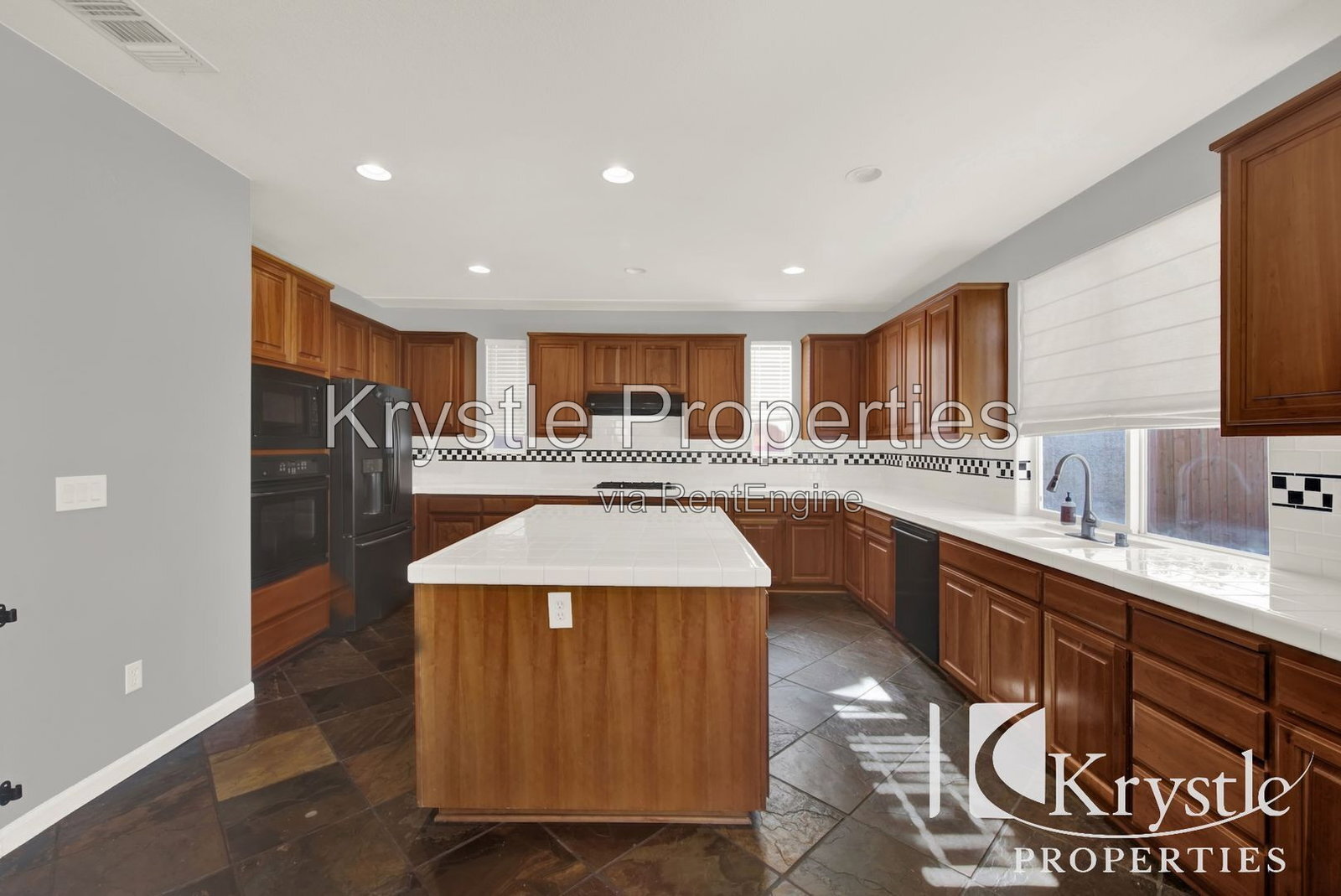 Building Photo - 625 Purple Martin Dr