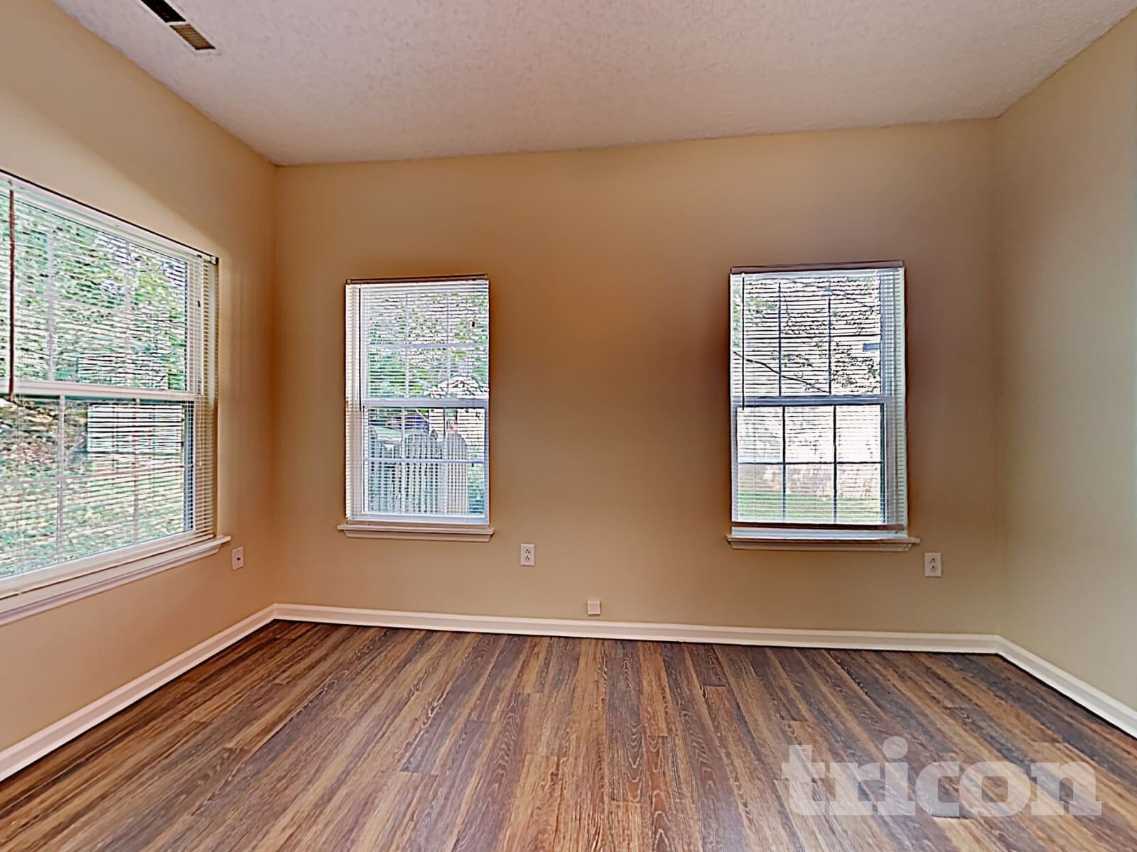 Building Photo - 9304 Twin Trail Dr