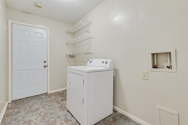 Building Photo - 22206 N Fork Dr