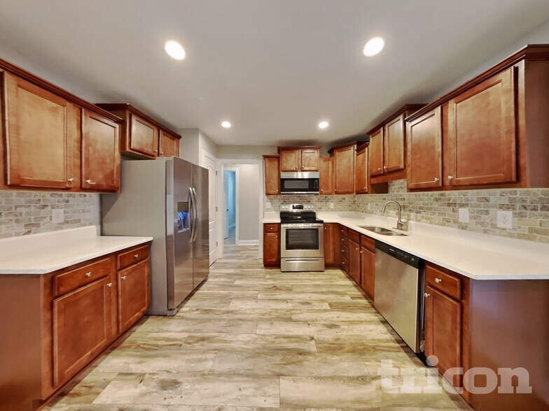 Building Photo - 302 Oxfordshire Dr