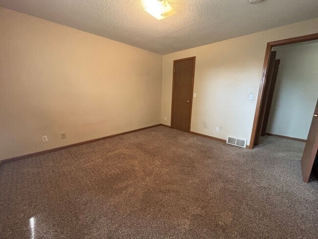 Building Photo - 2135 S 46th Ave
