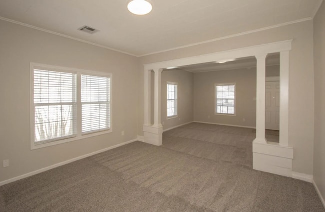 Building Photo - 3 Bed, 2 Bath in Claremore- Available Now!