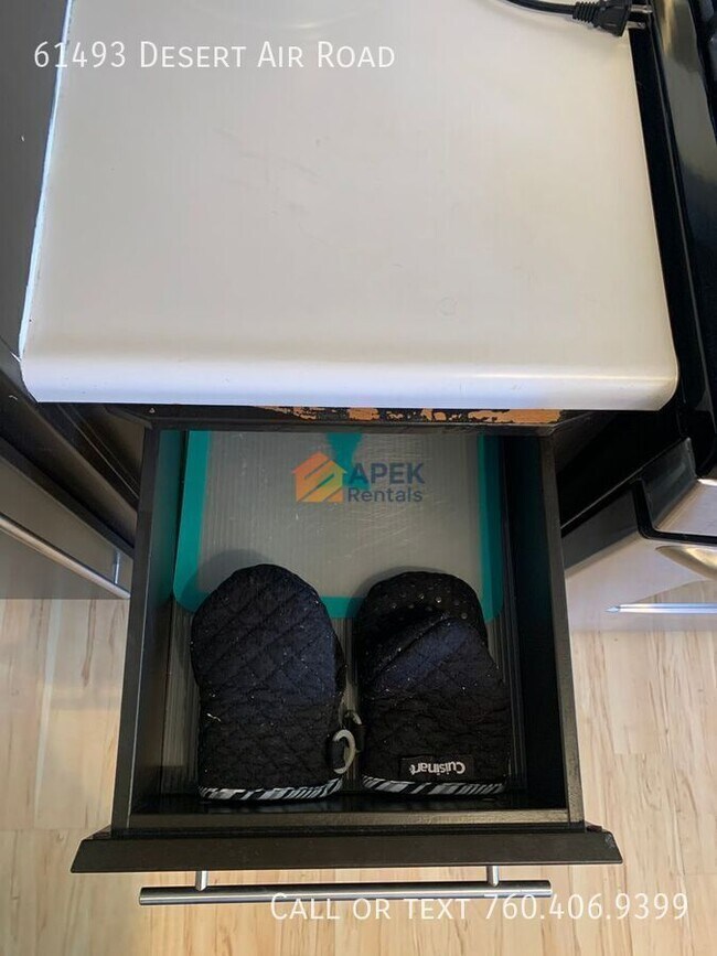 Building Photo - 61493 Desert Air Rd