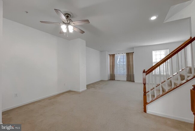 Building Photo - 43625 Marguerite Street
