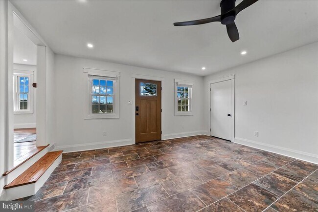 Building Photo - 919 S Concord Rd