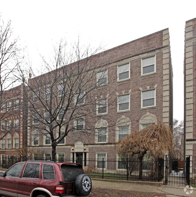 Building Photo - 6121-6123 N Hoyne Ave