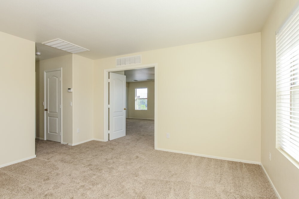 Building Photo - 1360 E Clifton Ave