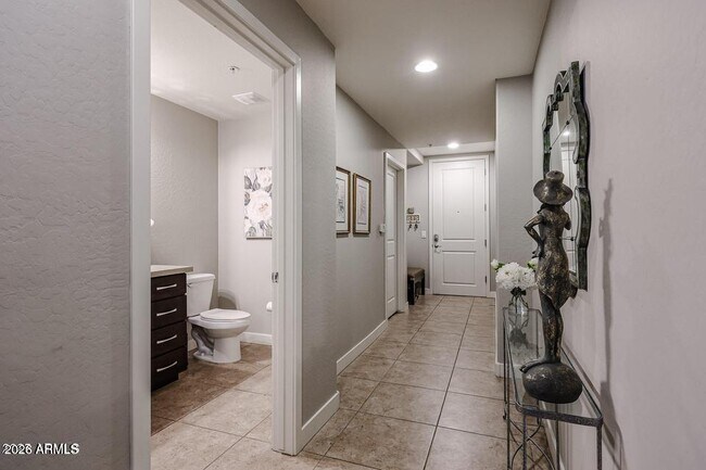 Building Photo - 5450 E Deer Valley Dr