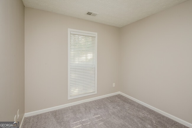 Building Photo - 4035 Riverside Pkwy