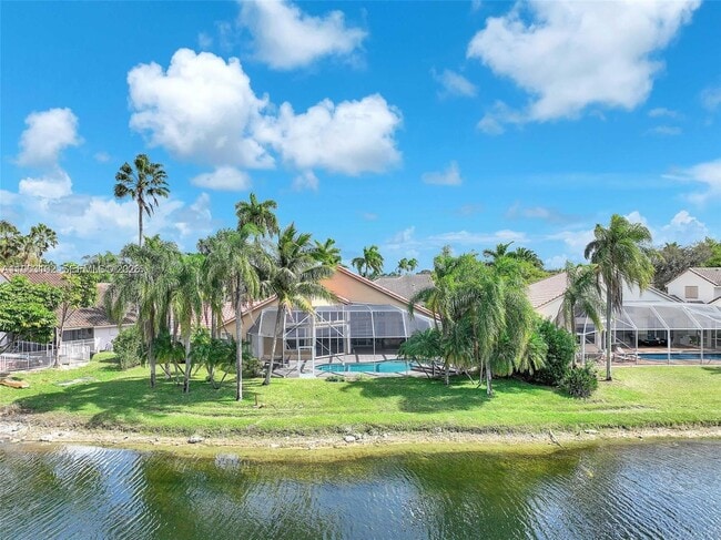 Building Photo - 620 Laurel Ln