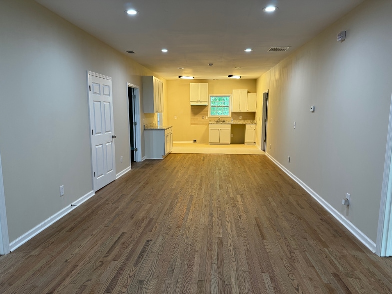 Building Photo - 6366 Park St