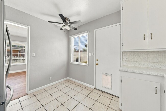 Building Photo - 294-294 E 18th St