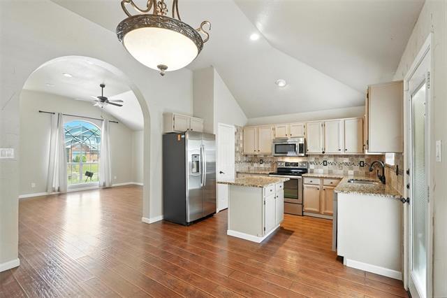 Building Photo - 638 Albrook Dr