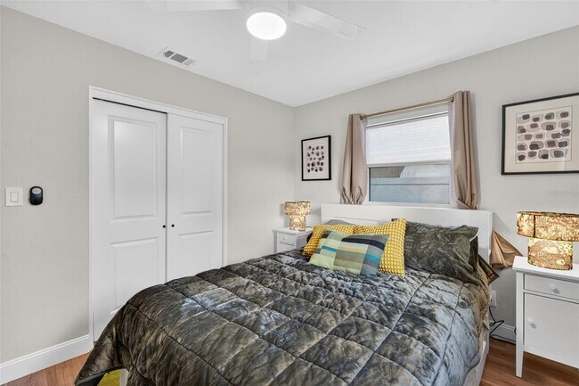 Building Photo - 2301 14th Ave N