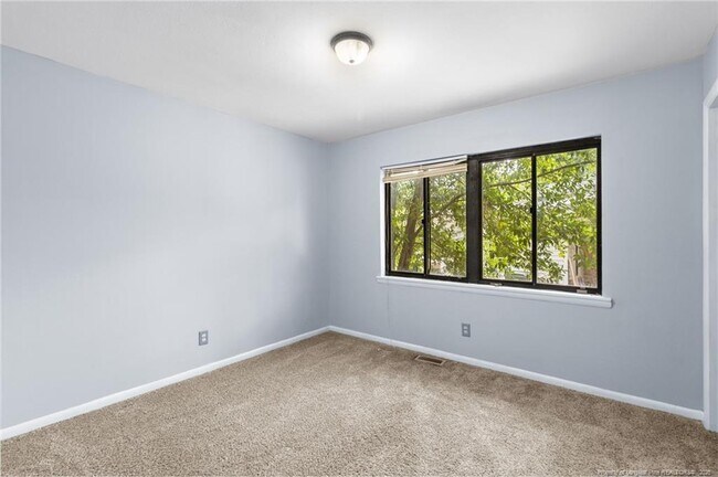 Building Photo - 1907 Martindale Dr