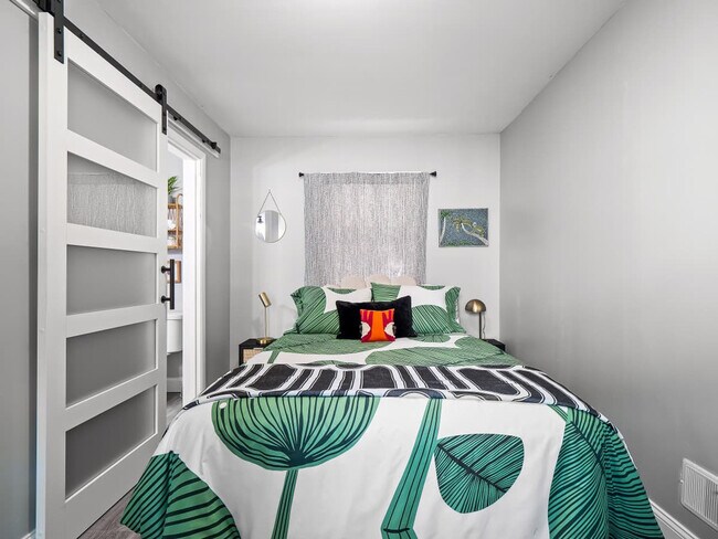 Building Photo - 2804 6th St