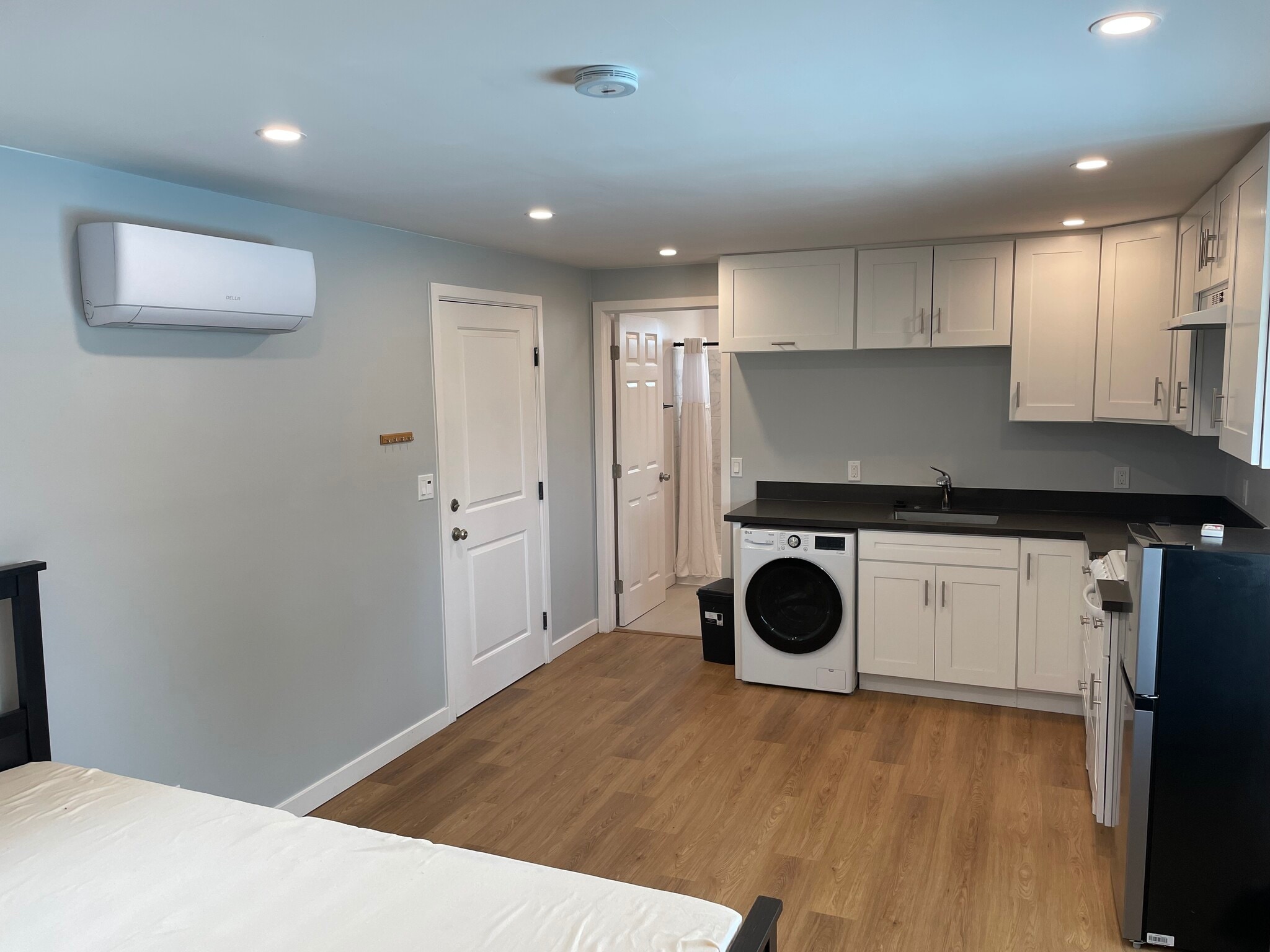 Building Photo - 5688 Marne Ave