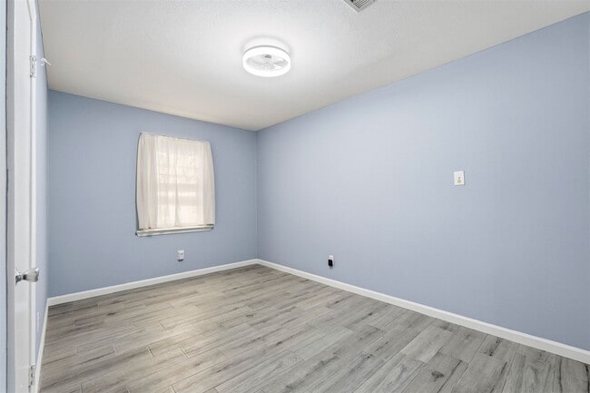 Building Photo - 3106 Madeley St