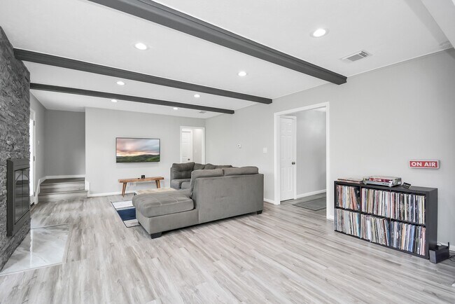 Building Photo - 12710 Barryknoll Ln