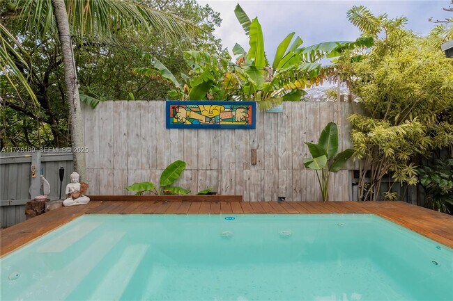 Building Photo - 1174 Garfield St