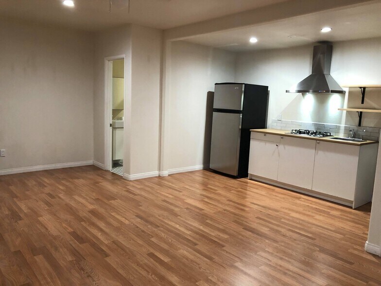 Building Photo - 3219 Gleason Ave