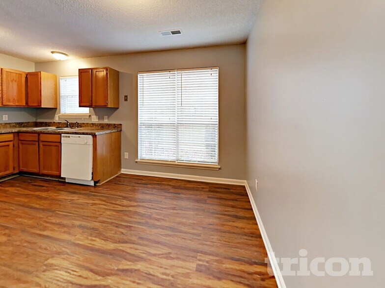 Building Photo - 1709 Jeffrey Bryan Dr