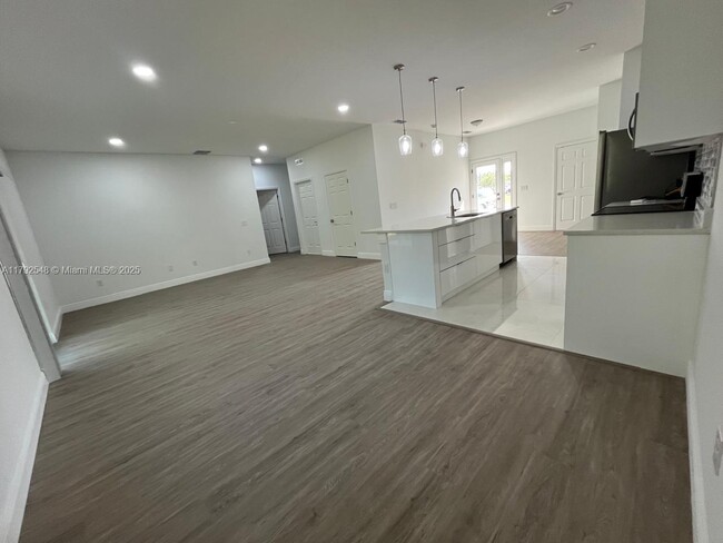 Building Photo - 514 Glade Ct