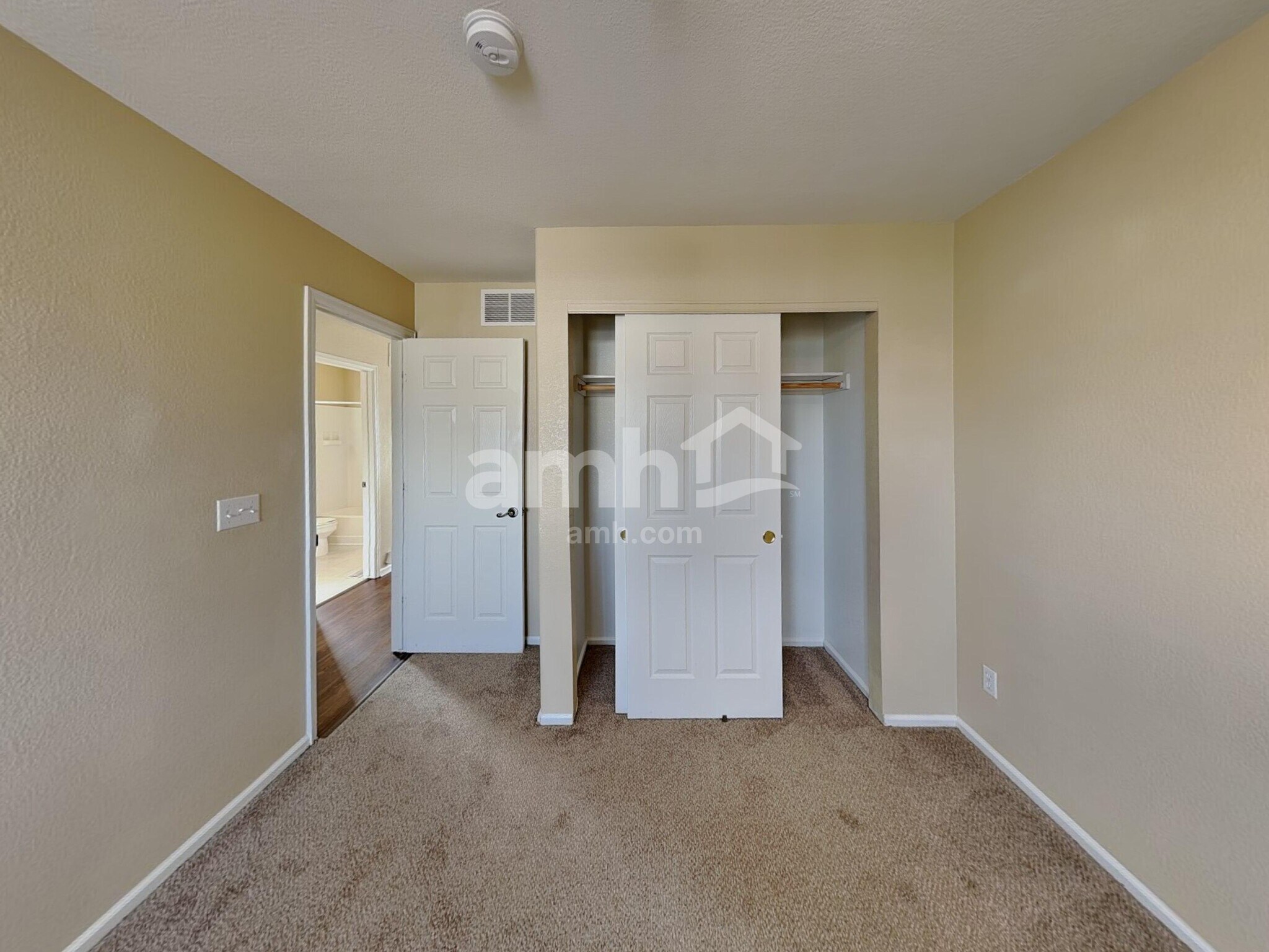 Building Photo - 4892 Waldenwood Dr