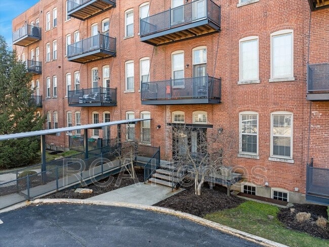 Building Photo - 55 S Harding St
