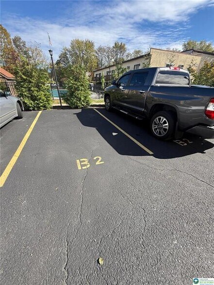 Building Photo - 252 Harris St