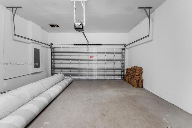 Building Photo - 16175 SW 136th Terrace