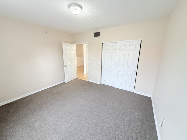 Building Photo - 1302 Belmont Ln