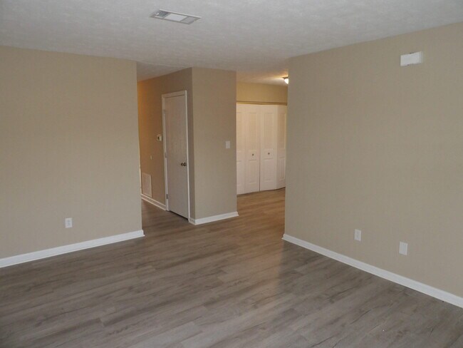 Building Photo - 115 Potomac Ct