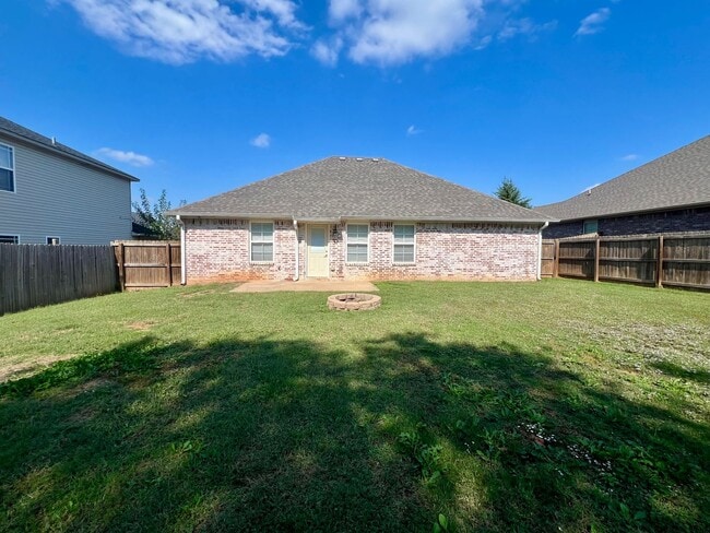 Building Photo - Beautiful 3 Bedroom Home in Southfield Heights Addition  **First Full Month's Rent FREE**