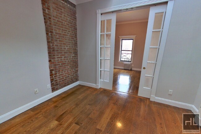 Building Photo - 697 10th Ave